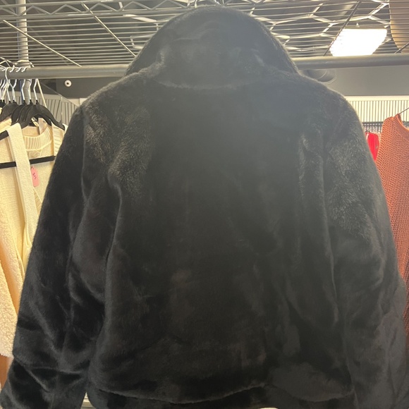 NEW French Connection Short Faux Fur Lapel Coat Black - Picture 2 of 4